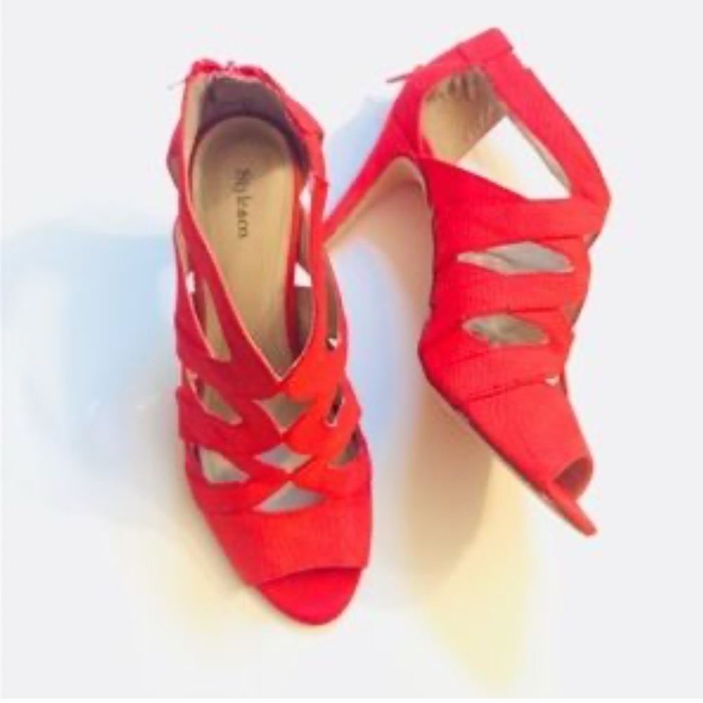 Style & Co. Ulianacor Bright Coral Strappy Heels. Size 8.5